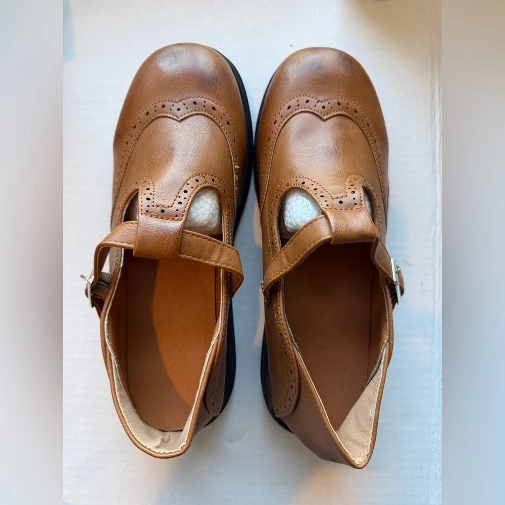 Classic Black and Brown Women's Mary Jane Brogue Loafers size 8 - Picture 7 of 10